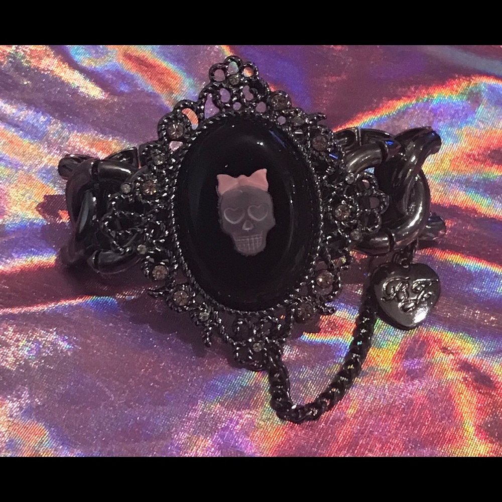 Betsey Johnson skull pink bow bracelet stretch vintage dead bones goth punk doll
